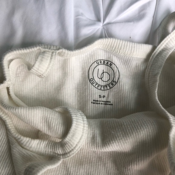 Urban Outfitters Crop Tank Bundle - Picture 2 of 3